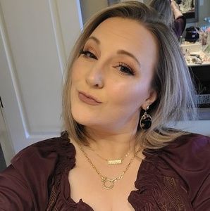 Meet your Posher, Frances